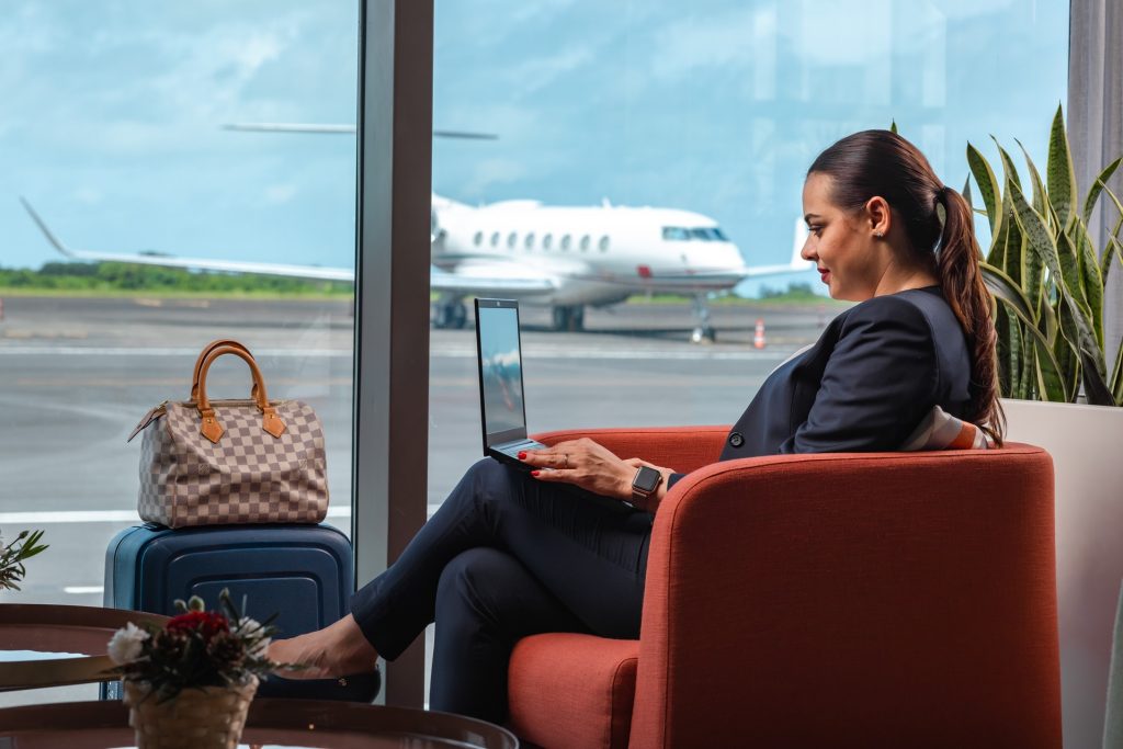 Arrival-lounge-3